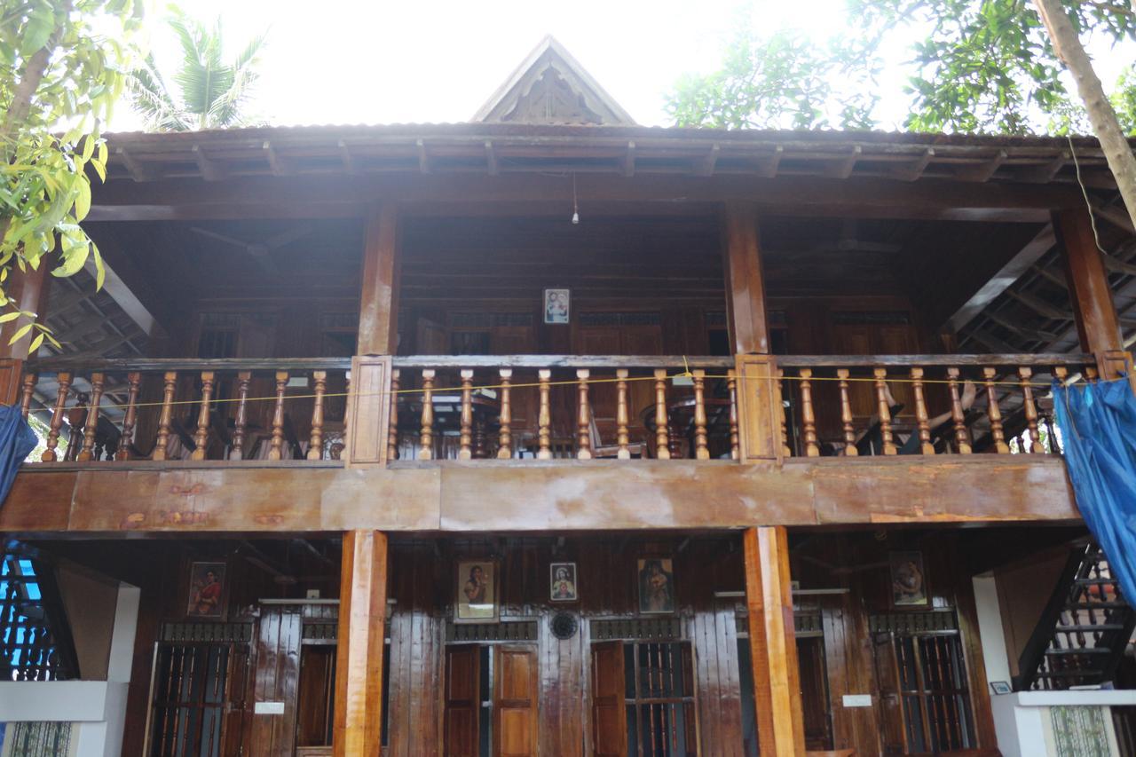 Malayalam Lake Resort Alappuzha Exterior foto