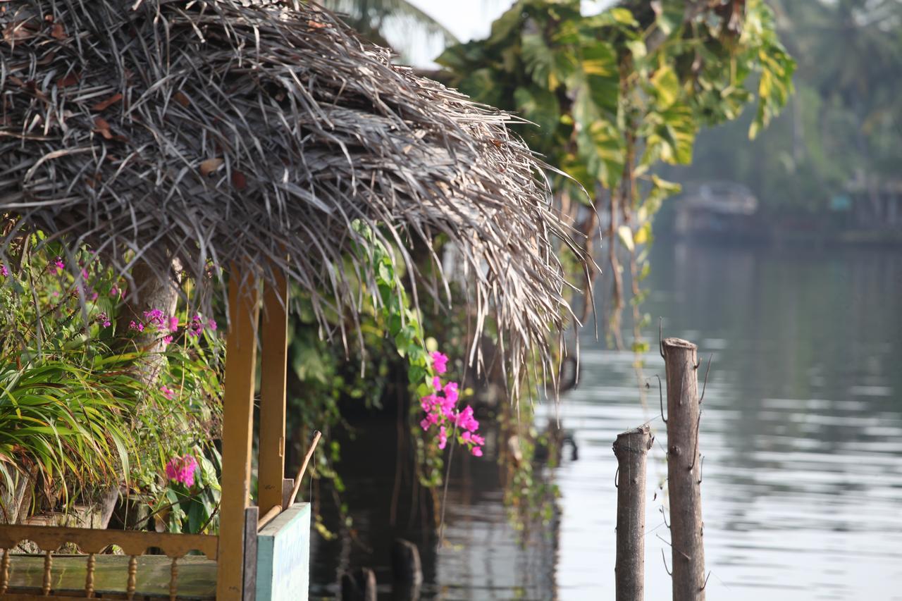 Malayalam Lake Resort Alappuzha Exterior foto